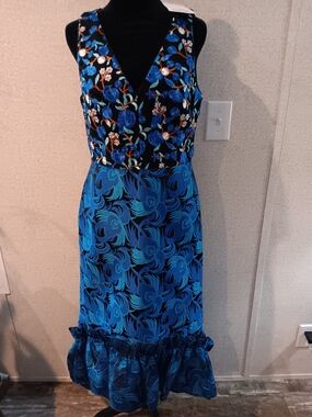 Badgley Mischka Black and Blue Floral V‑Neck Midi Dress
